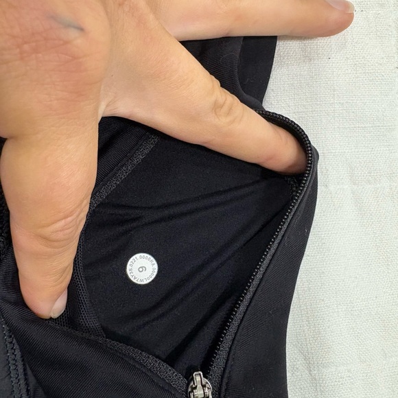 Lululemon shorts HR - Picture 4 of 4
